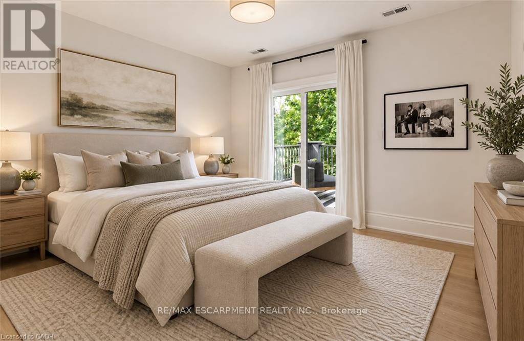 2 Freeman Place, Hamilton, ON