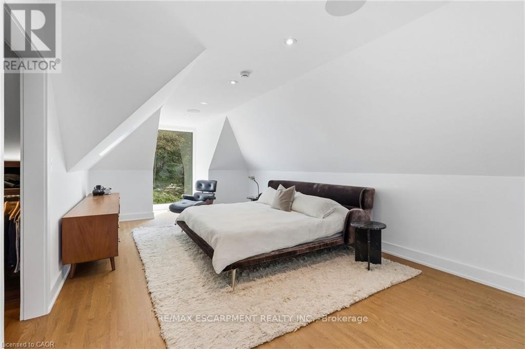 2 Freeman Place, Hamilton, ON