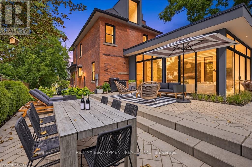 2 Freeman Place, Hamilton, ON
