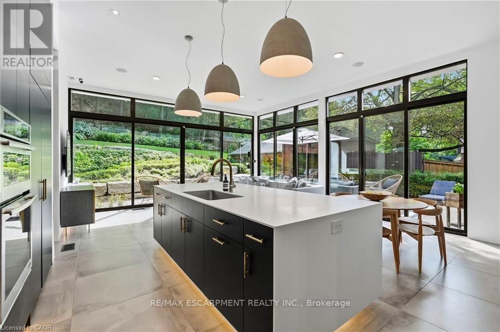 2 Freeman Place, Hamilton, ON