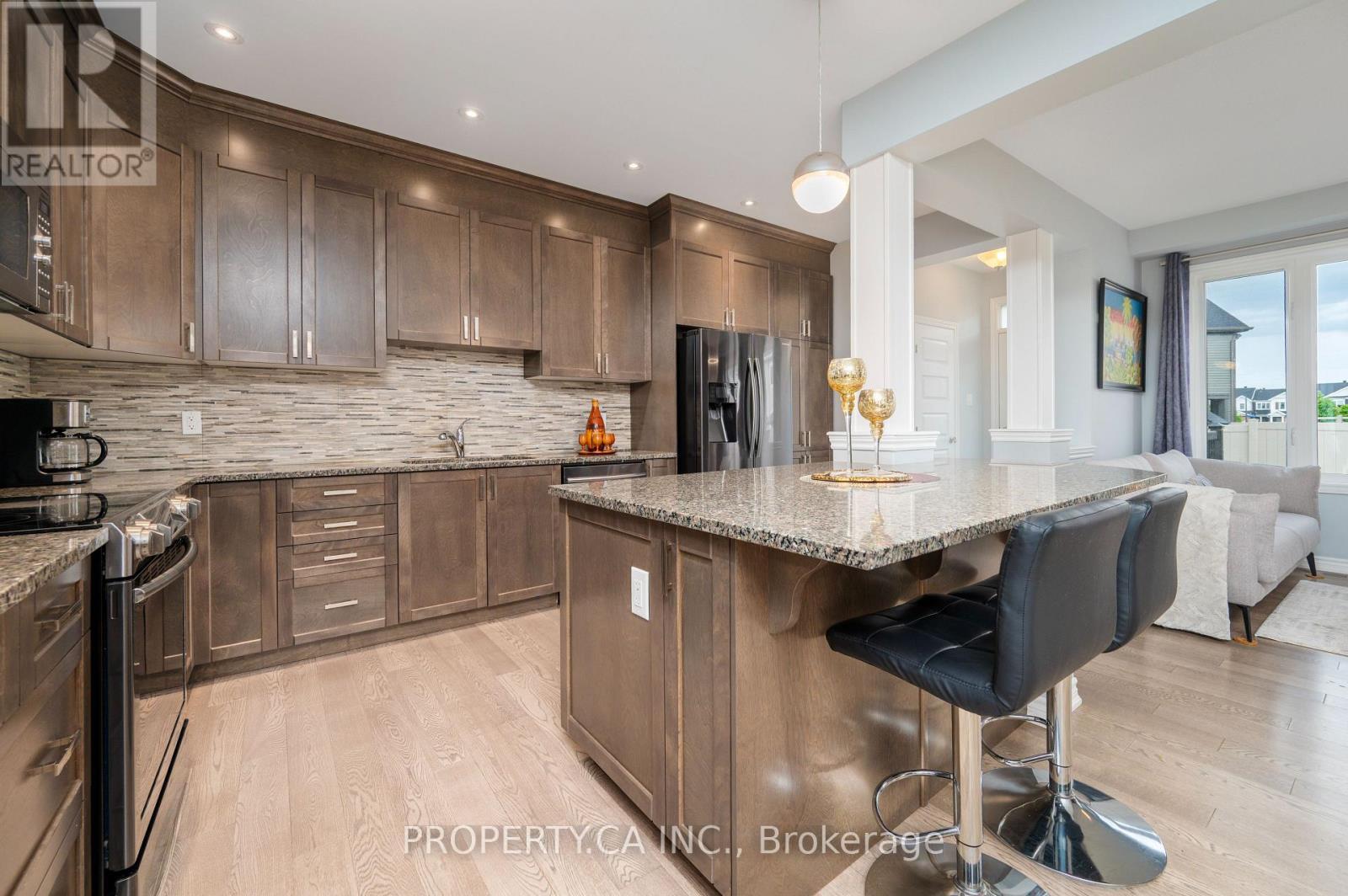 Island perfect for entertaining - 125 Sweetvalley Drive, Ottawa, ON