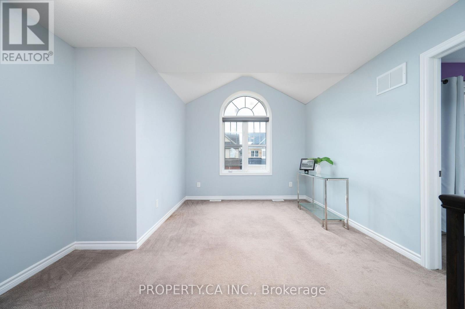 Bright bonus room, endless uses - 125 Sweetvalley Drive, Ottawa, ON