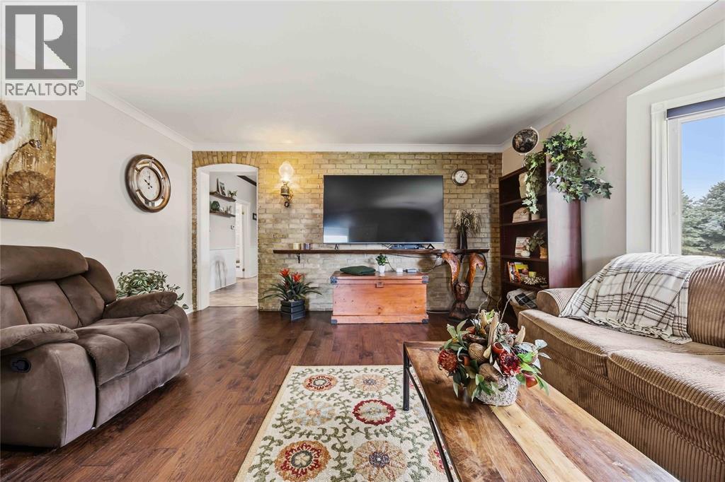 5458 Douglas Line, Plympton-Wyoming, ON