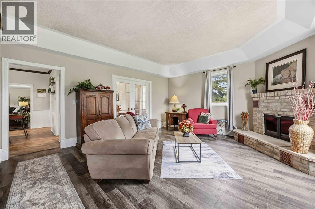 5458 Douglas Line, Plympton-Wyoming, ON