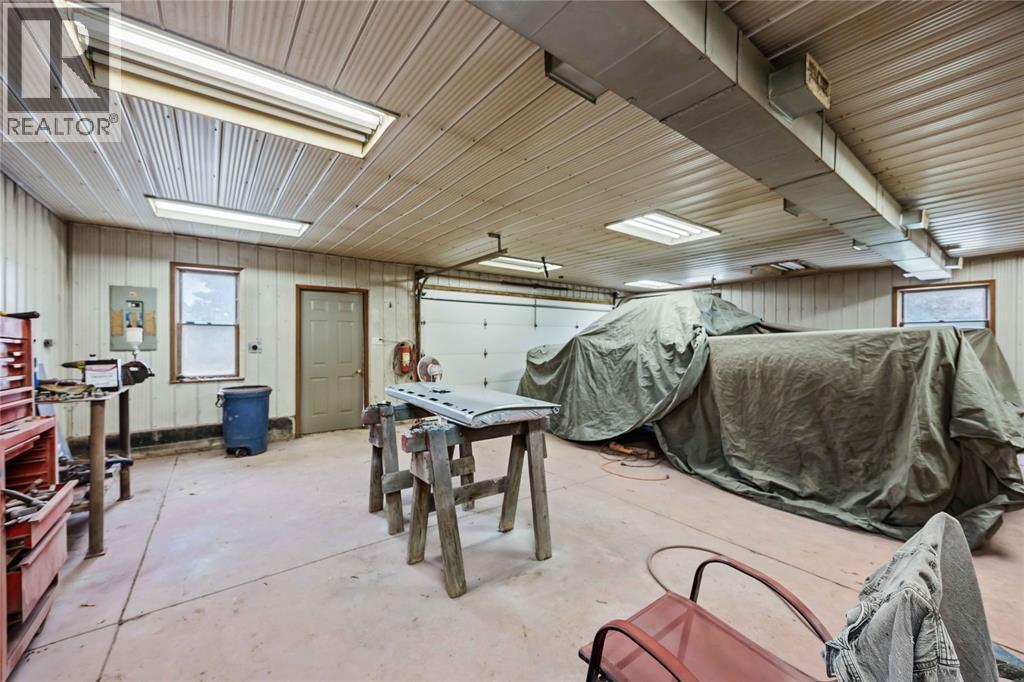 5458 Douglas Line, Plympton-Wyoming, ON