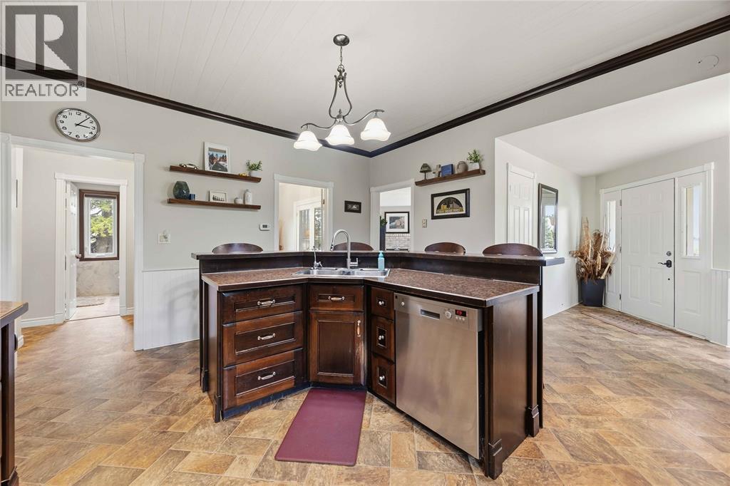 5458 Douglas Line, Plympton-Wyoming, ON