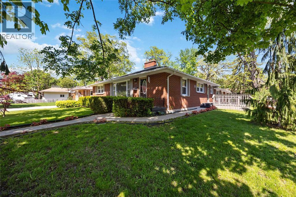 1242 Marcin Road, Sarnia, ON