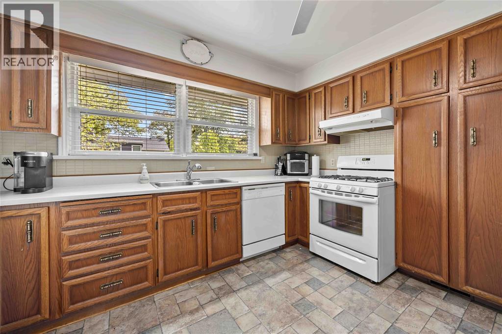 1242 Marcin Road, Sarnia, ON