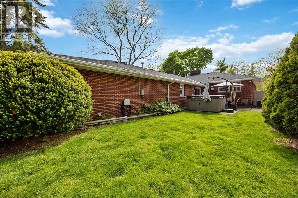 1242 Marcin Road, Sarnia, ON
