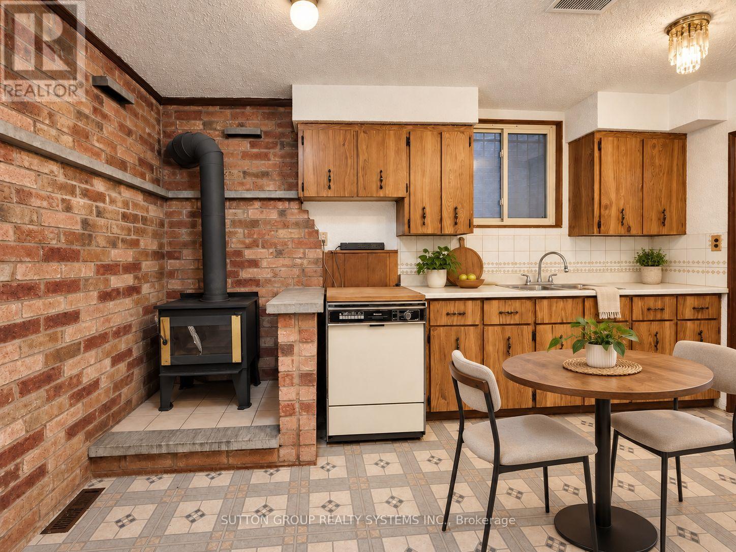 142 Ennerdale Road, Toronto, ON