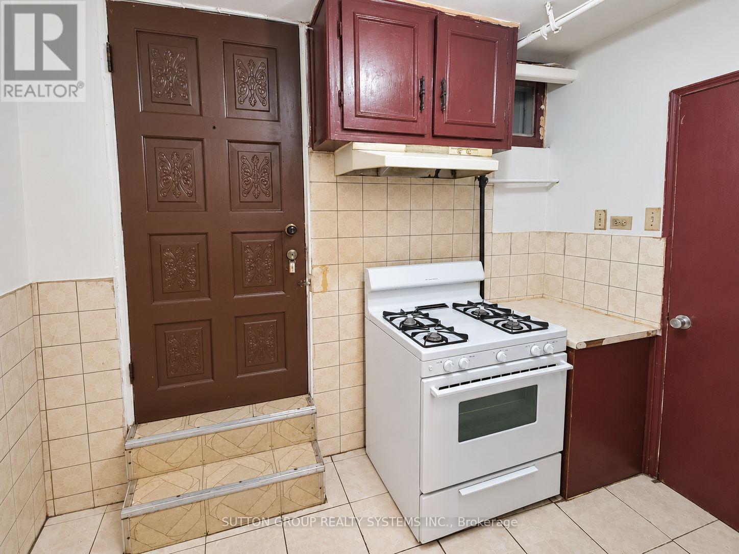 142 Ennerdale Road, Toronto, ON