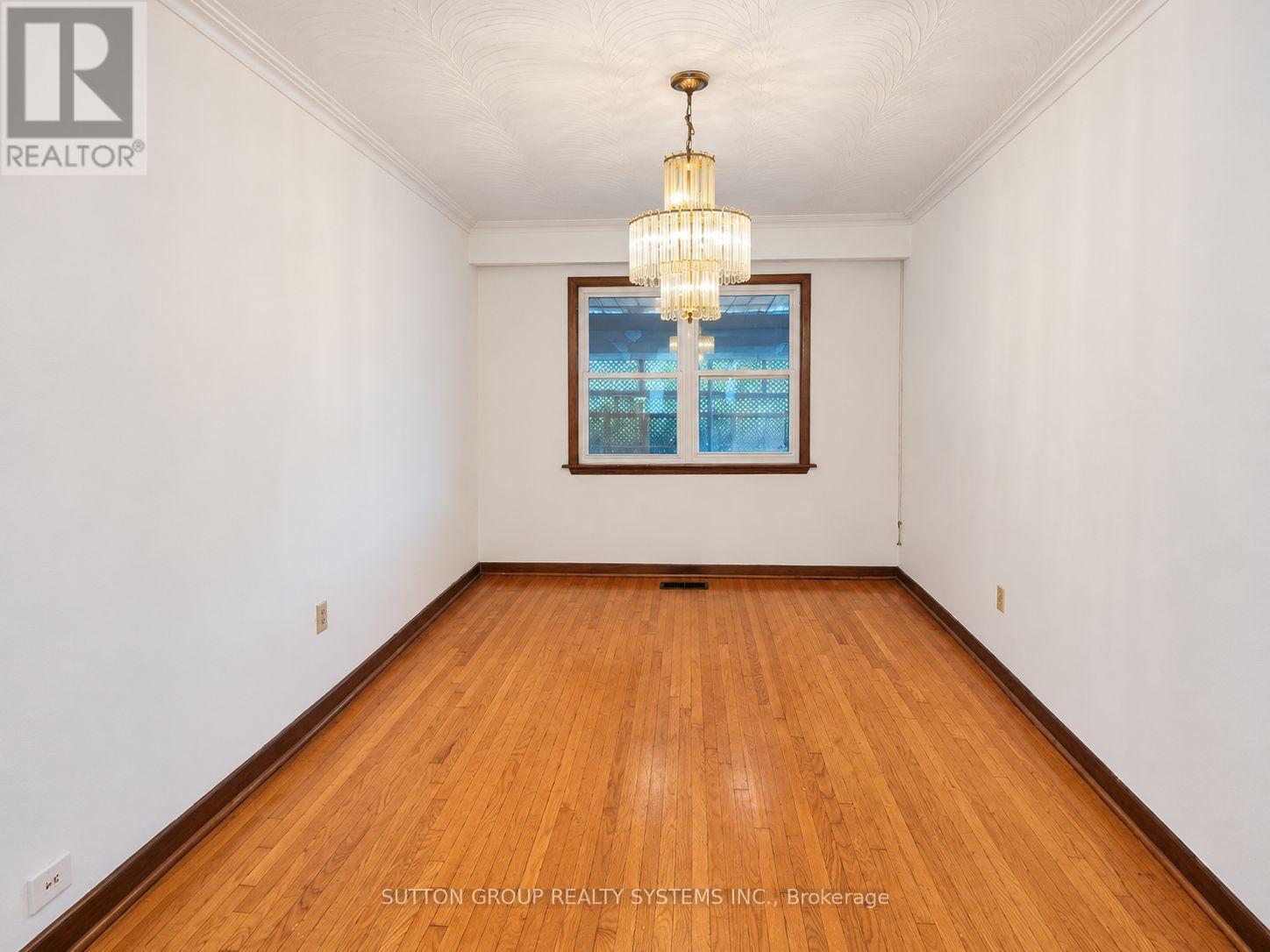 142 Ennerdale Road, Toronto, ON