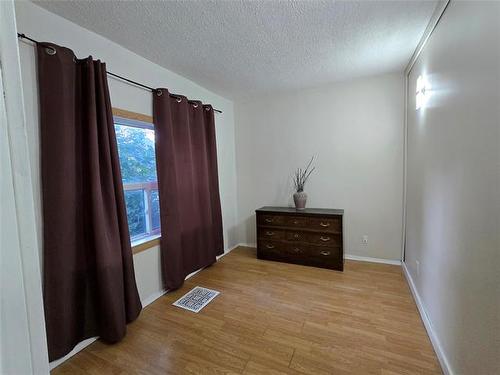 215 Spence St, Winnipeg, MB 