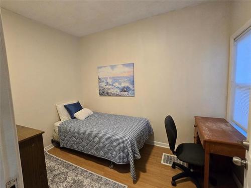 215 Spence St, Winnipeg, MB 
