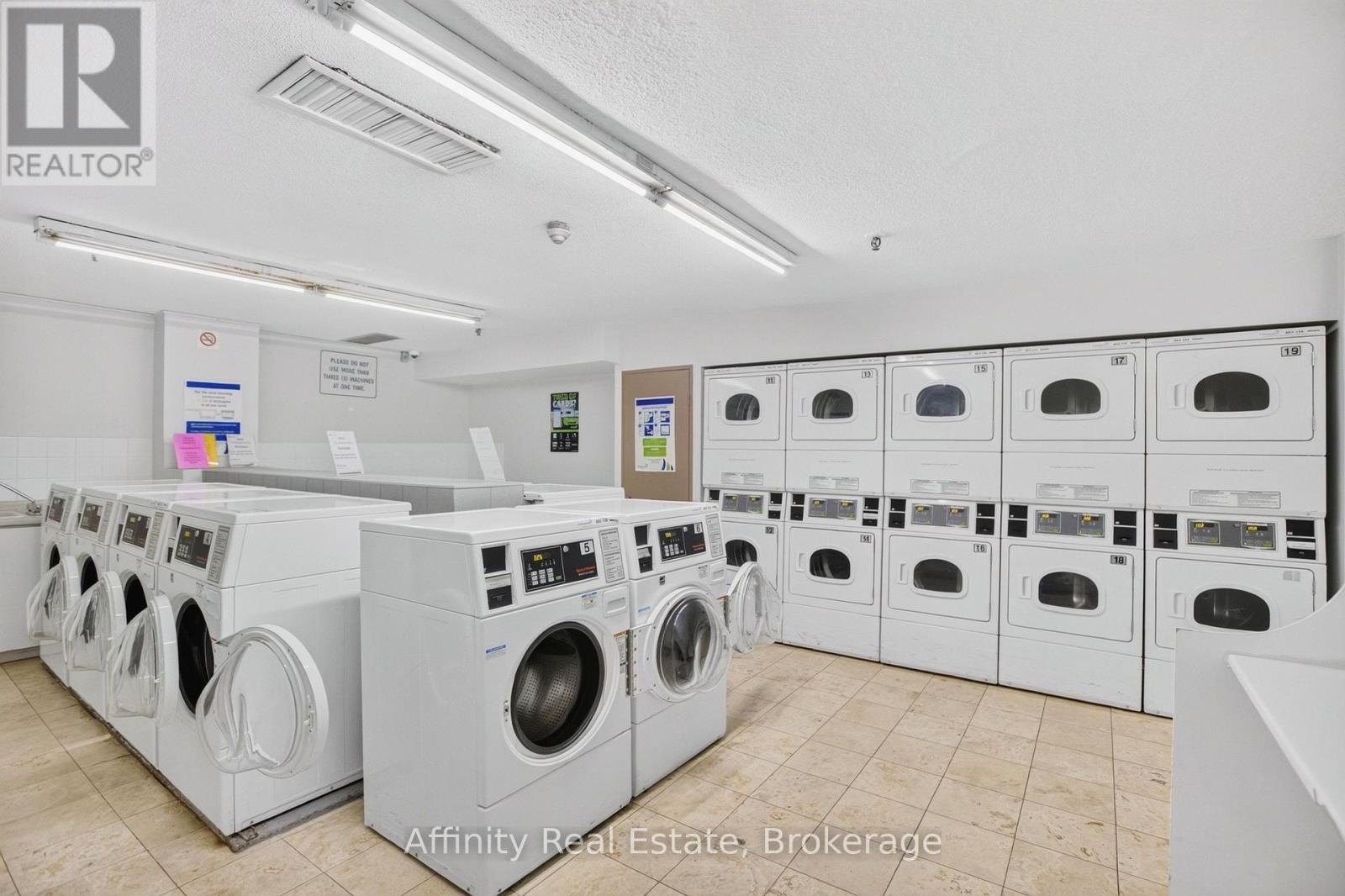 808 - 2323 Confederation Parkway, Mississauga, ON