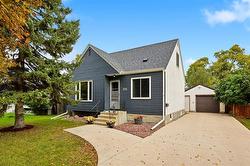 321 Devon AVE Winnipeg, MB R2G 0C6