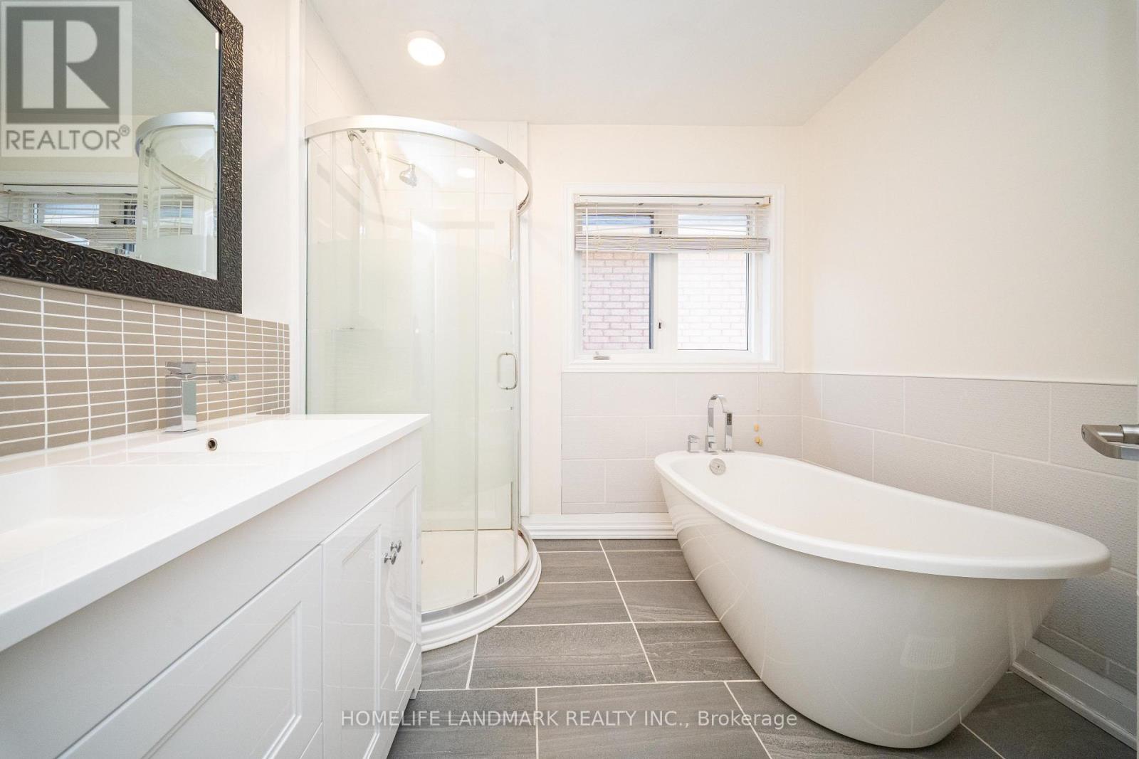 33 Titan Drive, Hamilton, ON