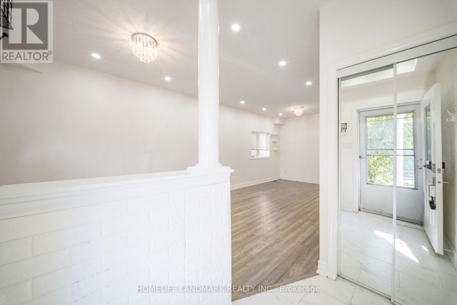 33 Titan Drive, Hamilton, ON
