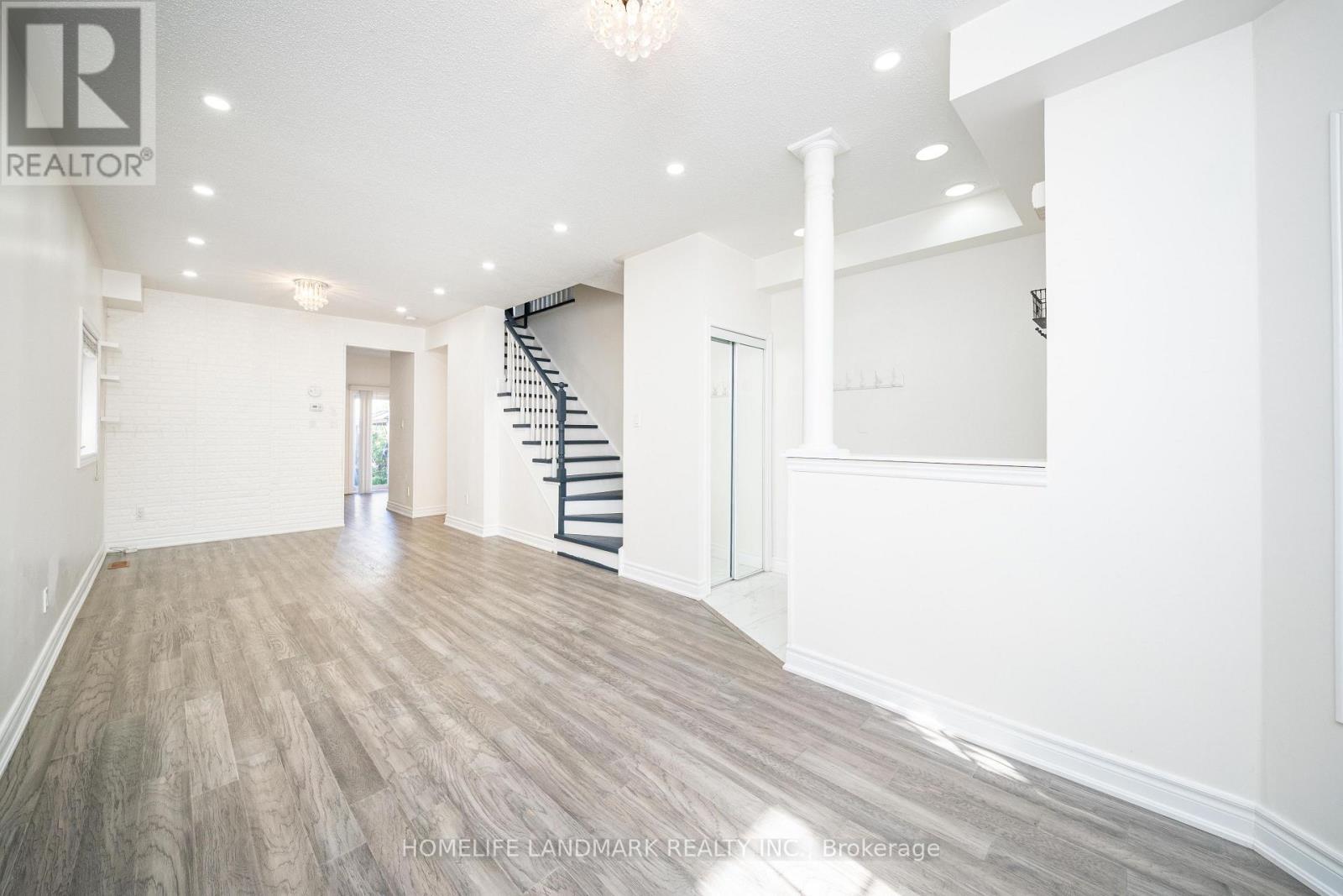 33 Titan Drive, Hamilton, ON