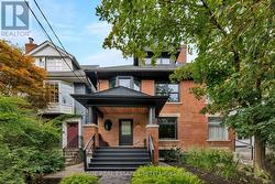 36 MACPHERSON AVENUE Toronto, ON M5R 1W8