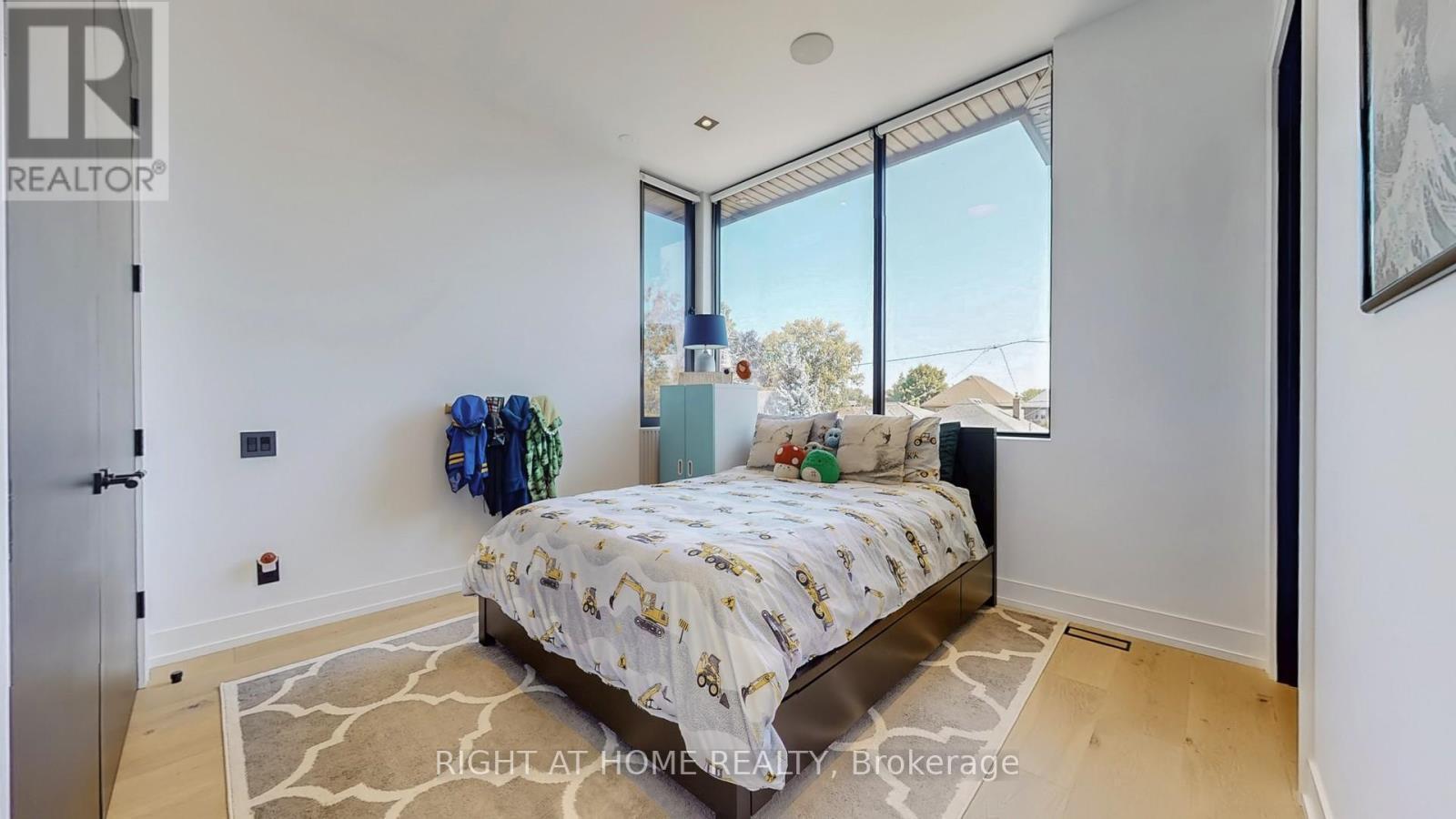 845 Seventh Street, Mississauga, ON
