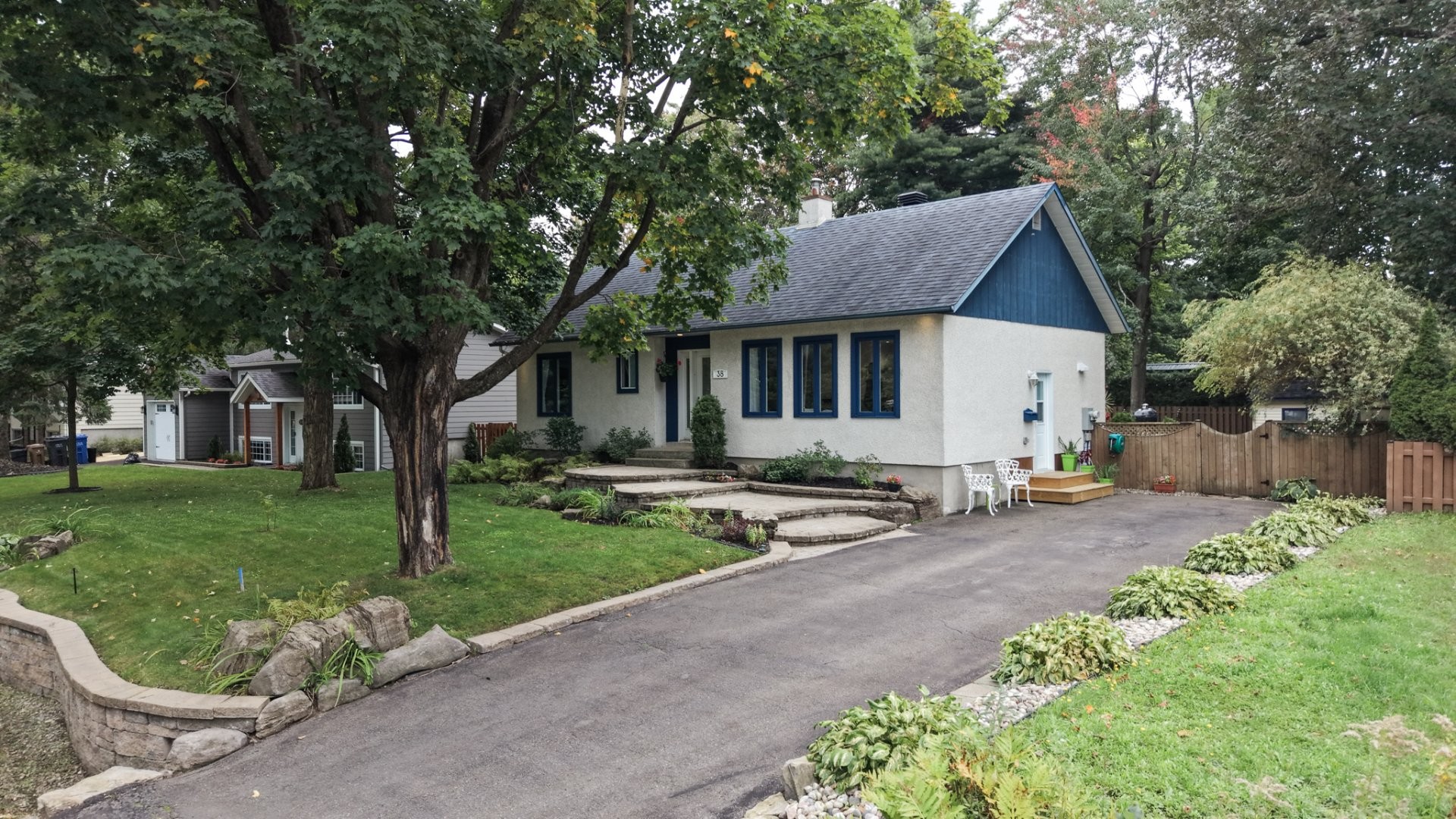 Façade - 38 Av. De Bruyères, Lorraine, QC