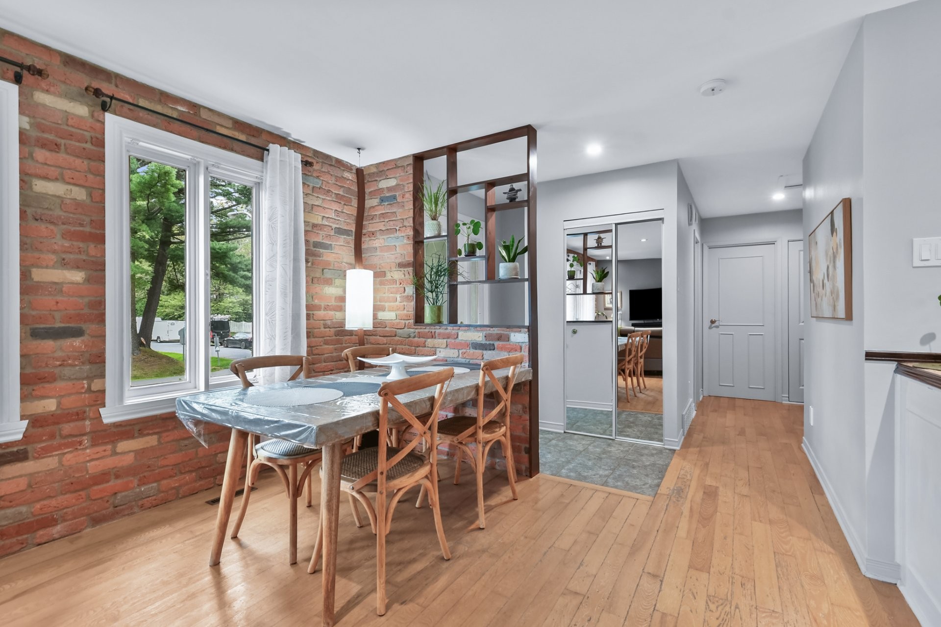 Salle à manger - 38 Av. De Bruyères, Lorraine, QC