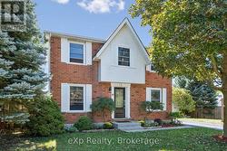 1 CHESTERTON LANE Guelph (Grange Road), ON N1E 6T1