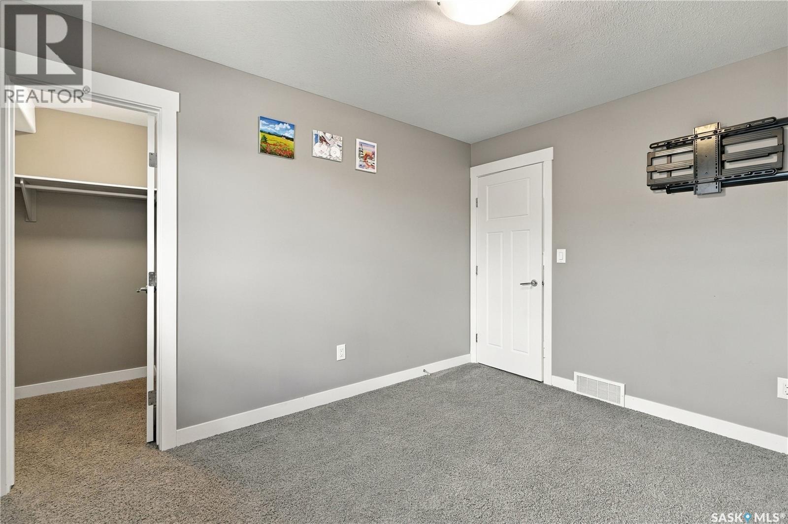 411 Hastings Crescent, Saskatoon, SK