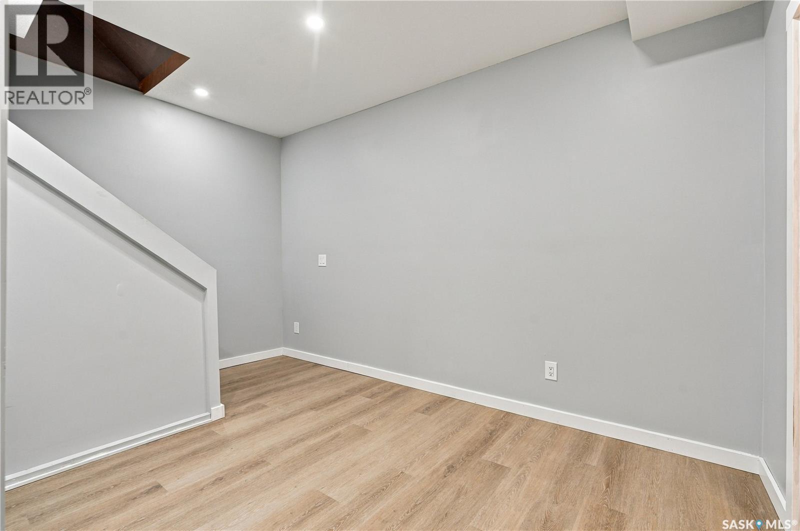 411 Hastings Crescent, Saskatoon, SK