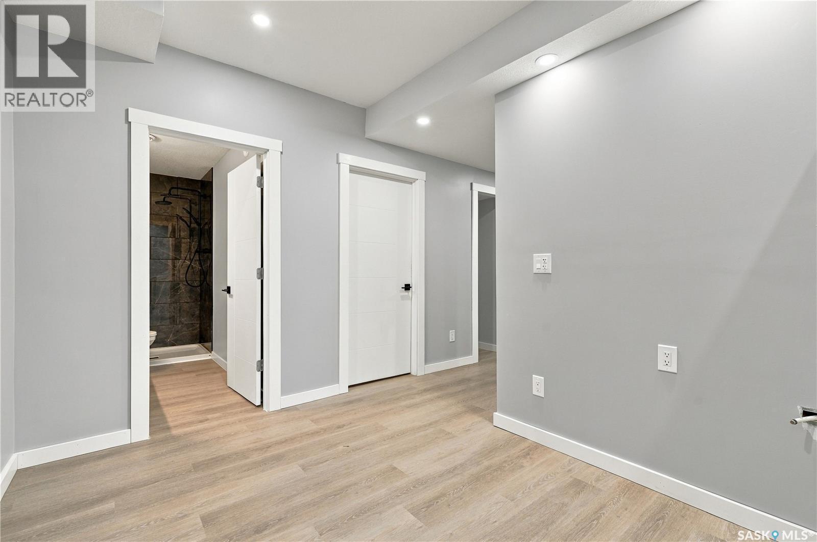 411 Hastings Crescent, Saskatoon, SK