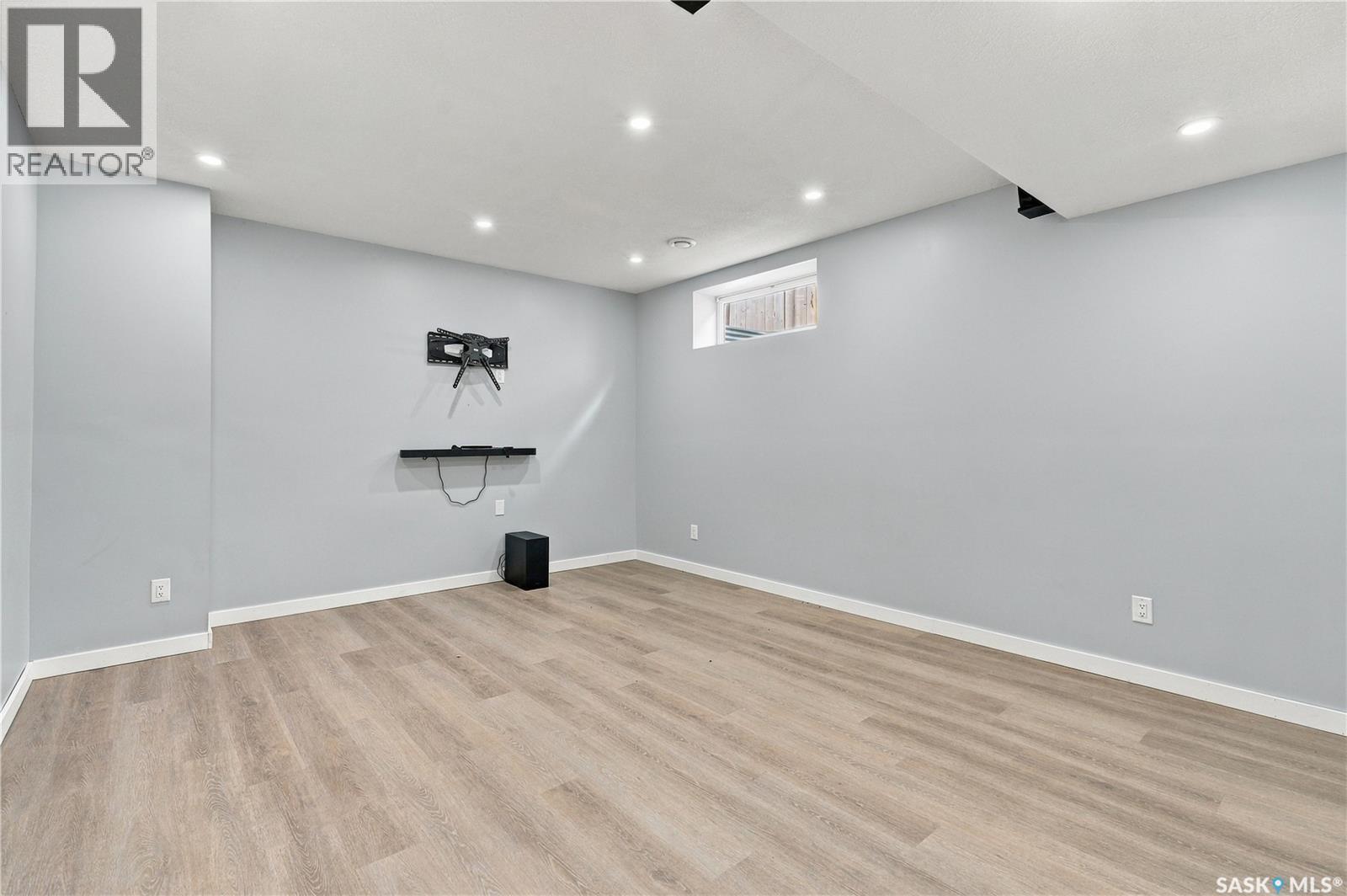 411 Hastings Crescent, Saskatoon, SK