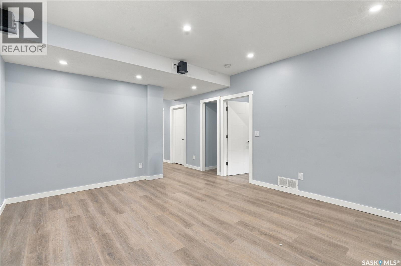 411 Hastings Crescent, Saskatoon, SK