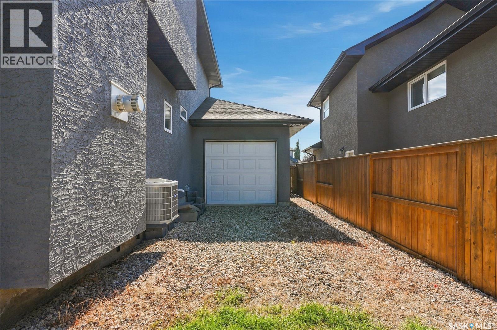 411 Hastings Crescent, Saskatoon, SK