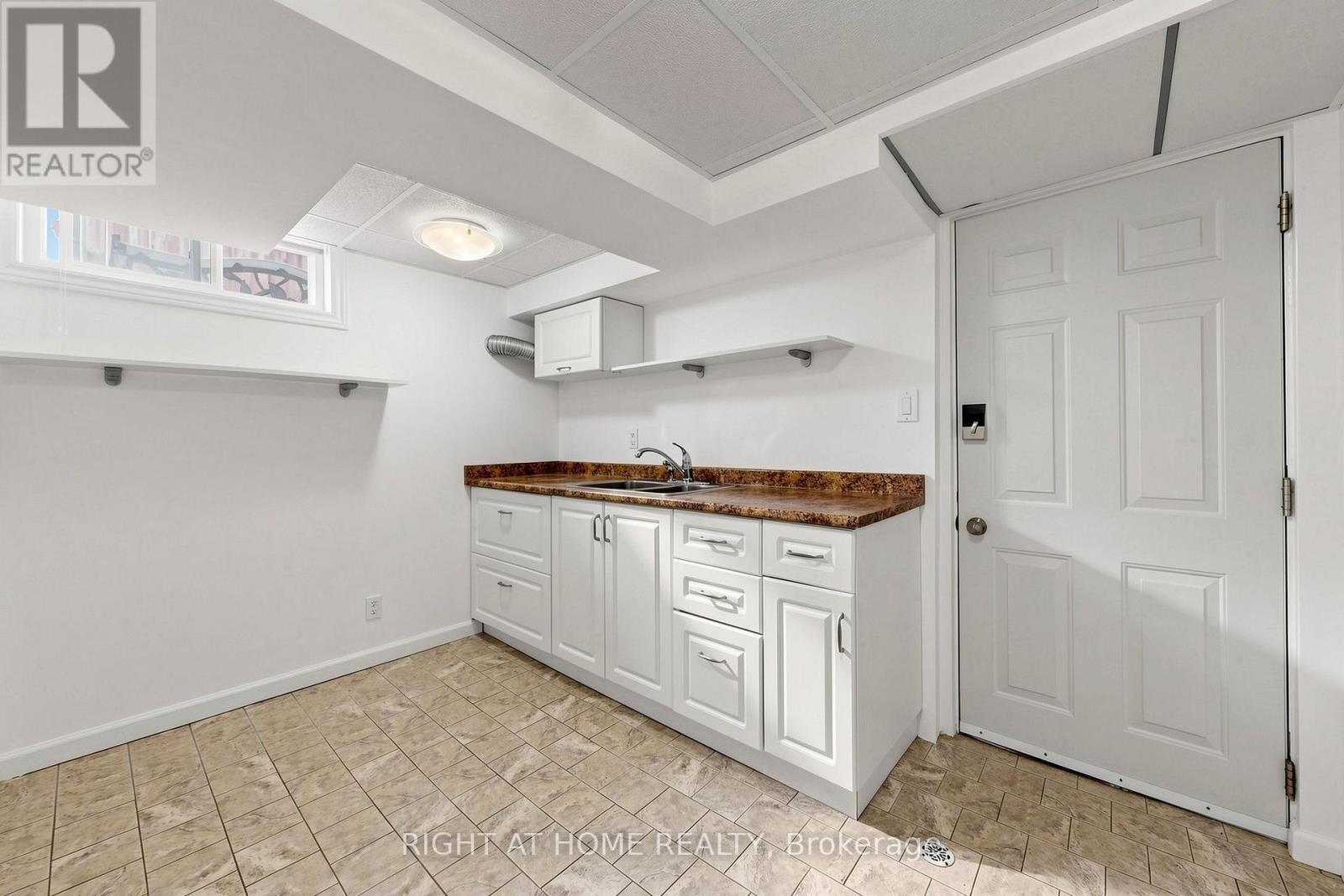Separate Entrance door in the kitchen - 159 Meaford Drive, Waterloo, ON