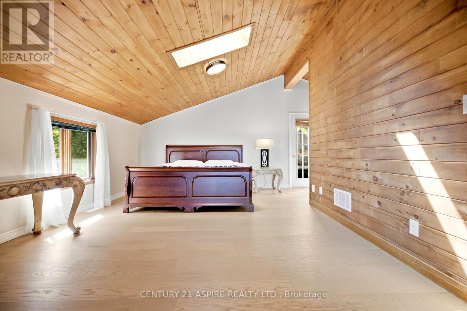 Primary bedroom. - 800 Forest Park Road, Laurentian Valley, ON