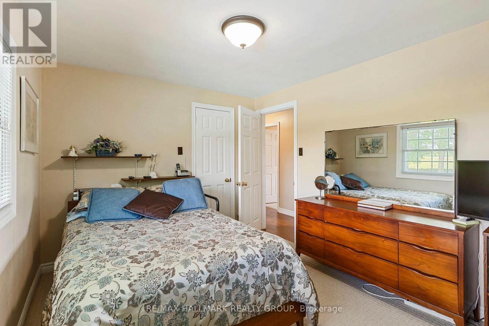 22 St Lawrence Court, Augusta, ON