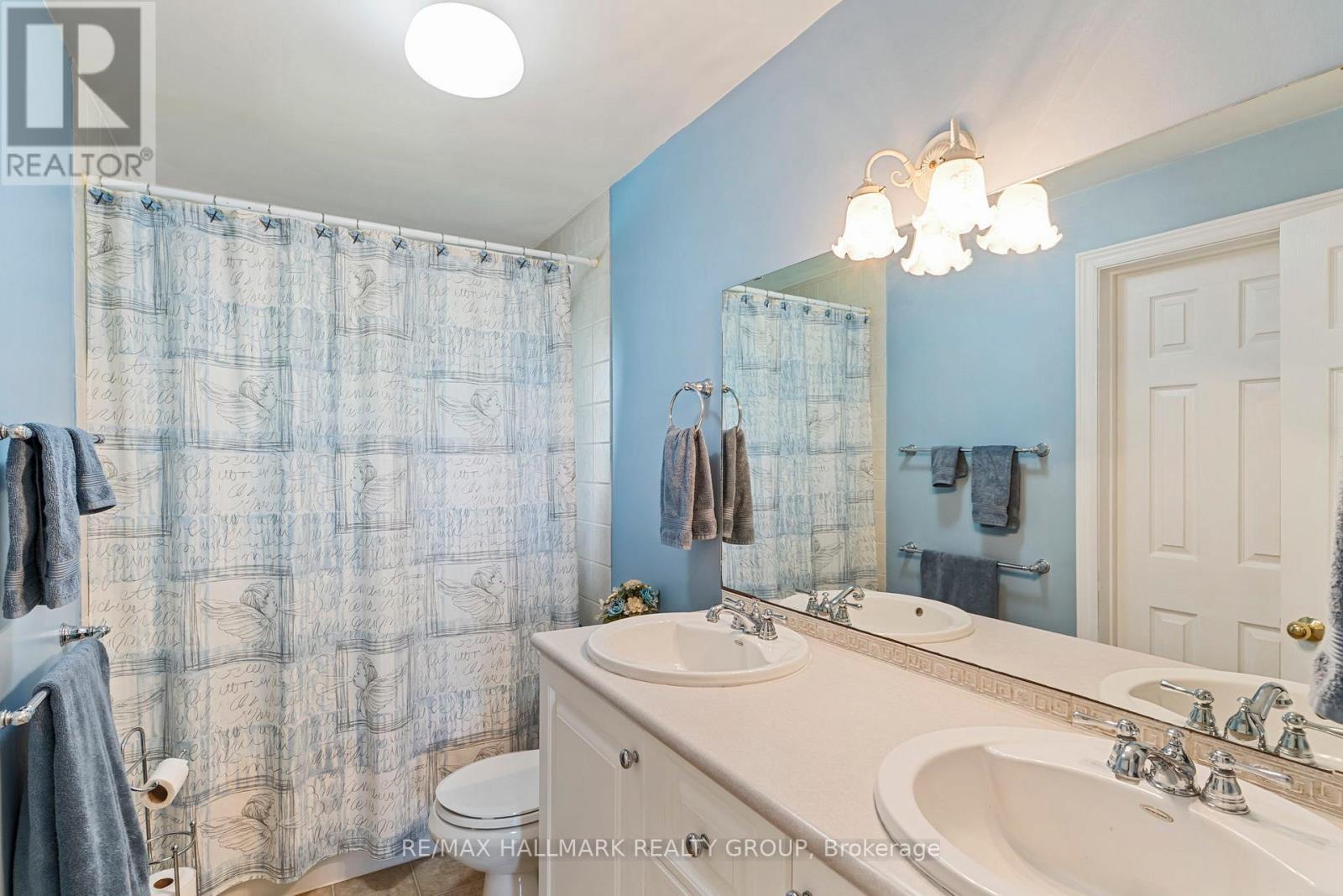 22 St Lawrence Court, Augusta, ON