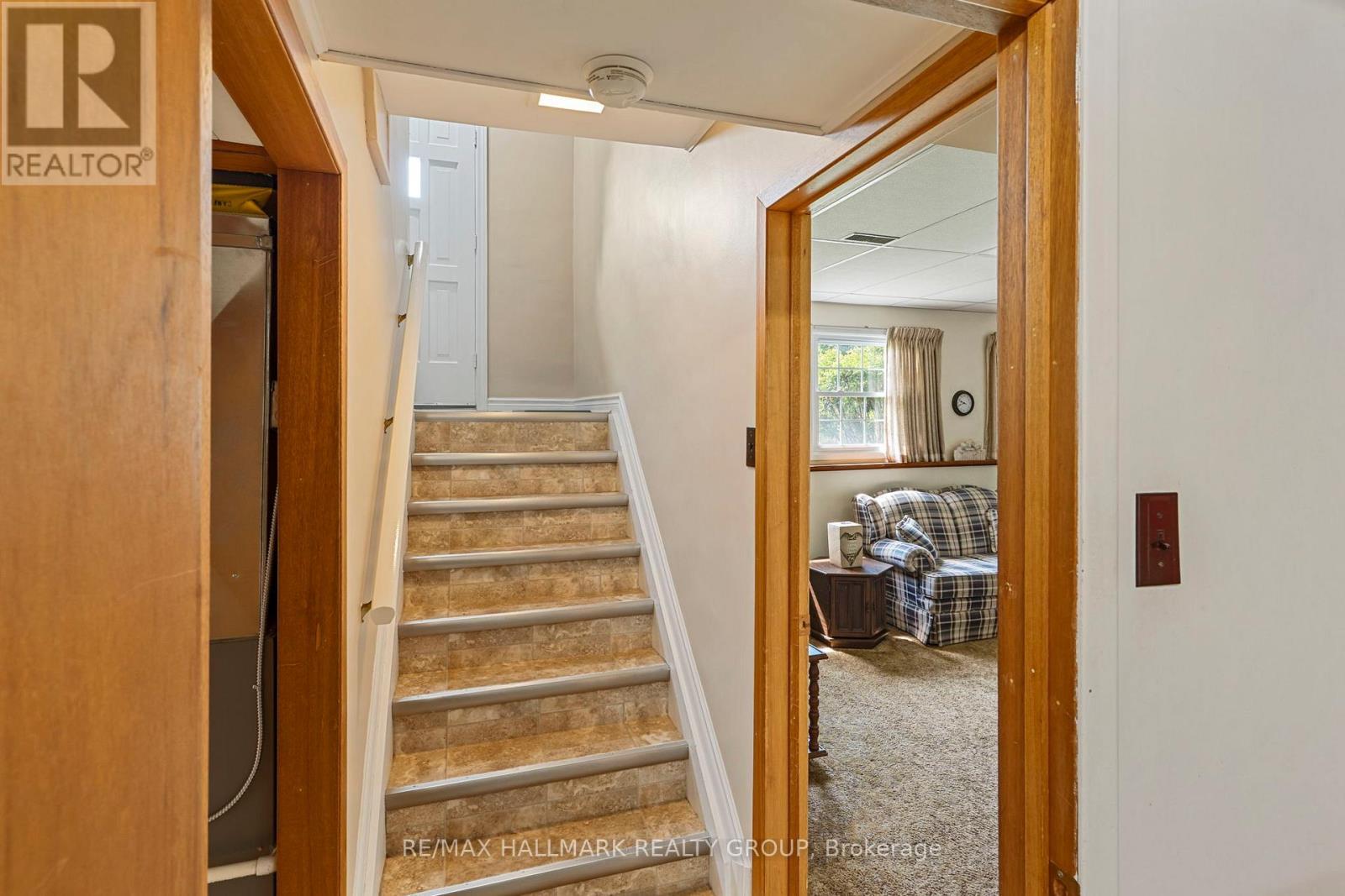 22 St Lawrence Court, Augusta, ON