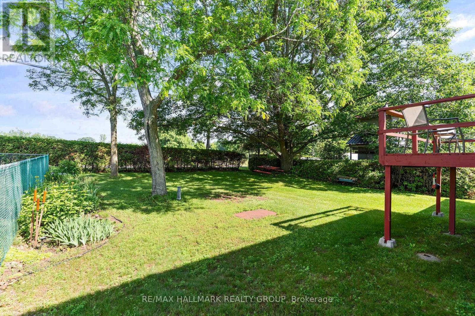 22 St Lawrence Court, Augusta, ON
