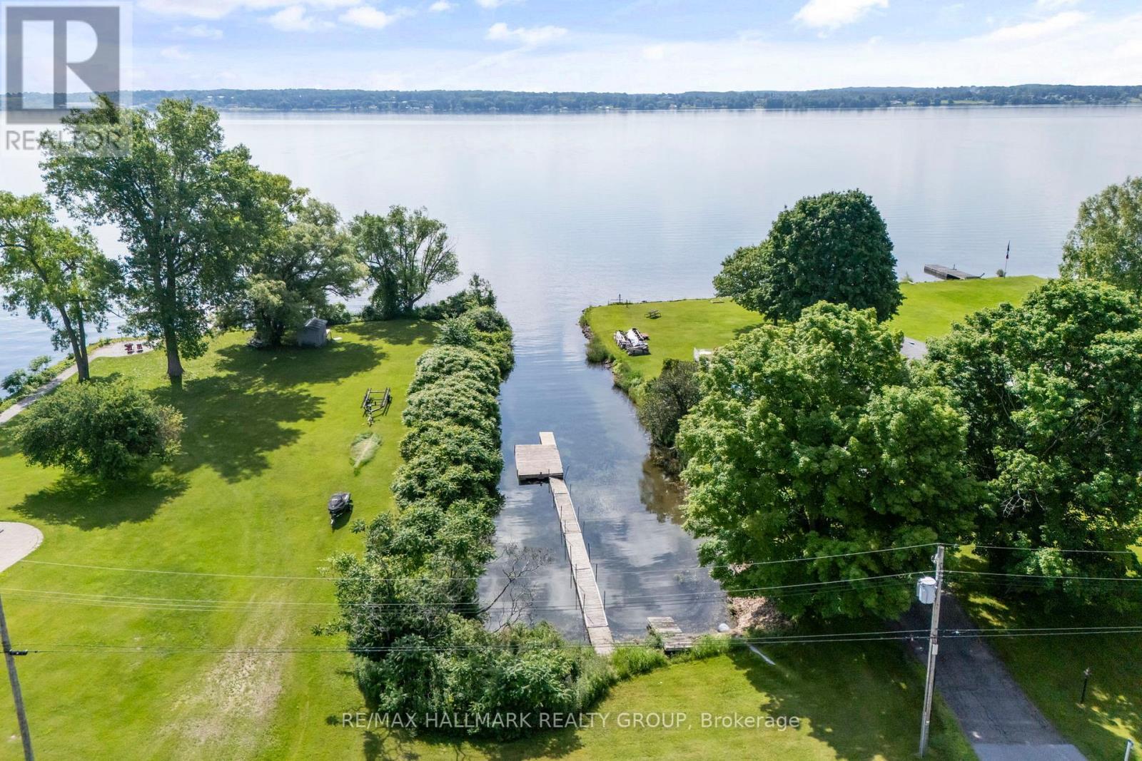 22 St Lawrence Court, Augusta, ON