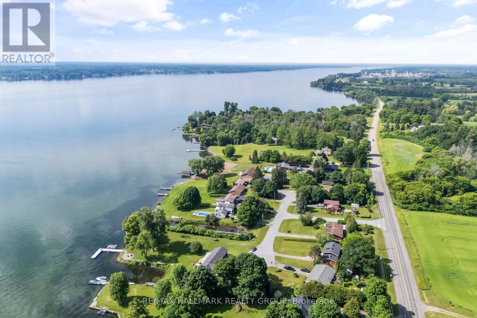 22 St Lawrence Court, Augusta, ON