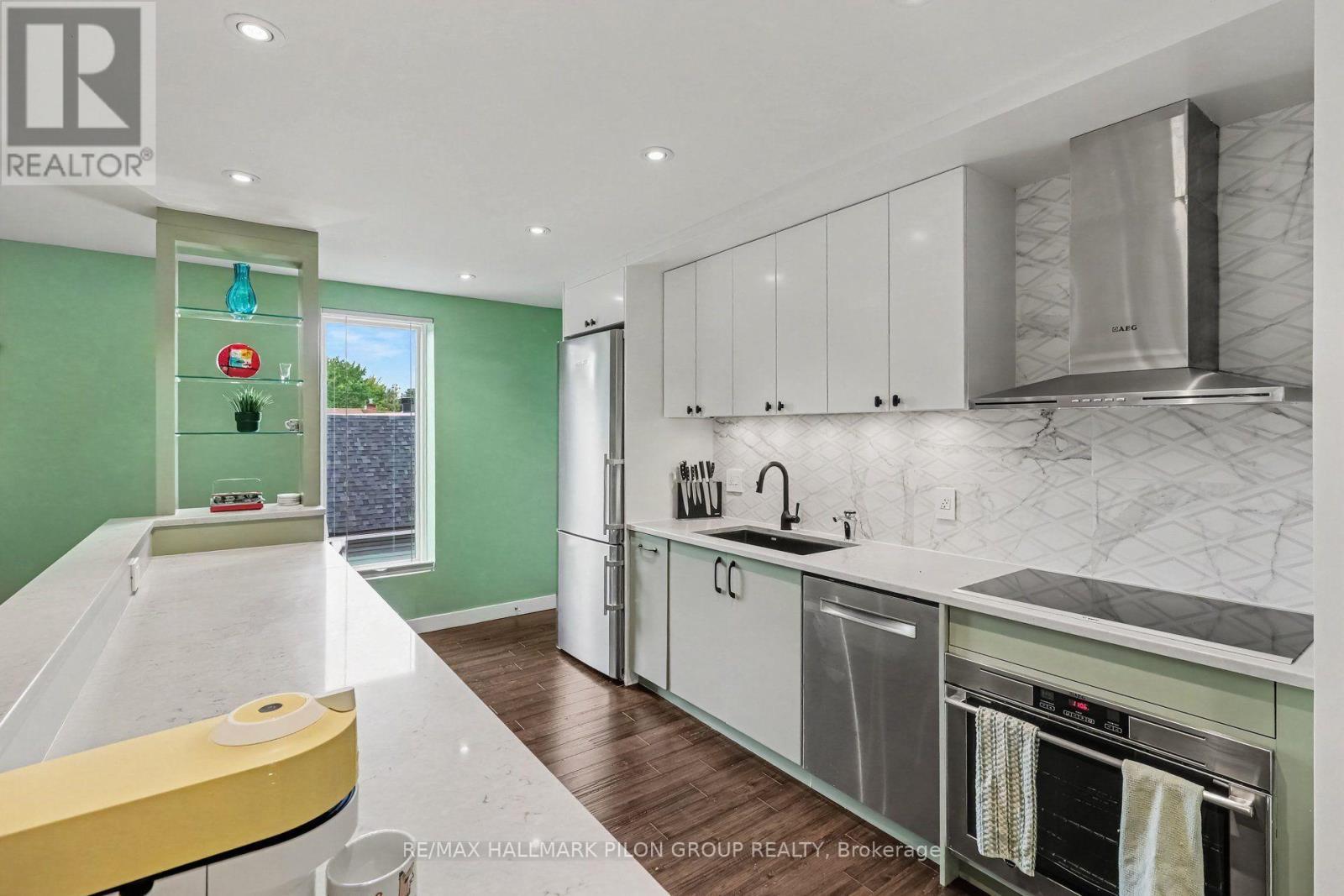 5 - 96 Frank Street, Ottawa, ON