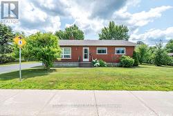 13 HERMAN STREET Petawawa, ON K8H 1W1
