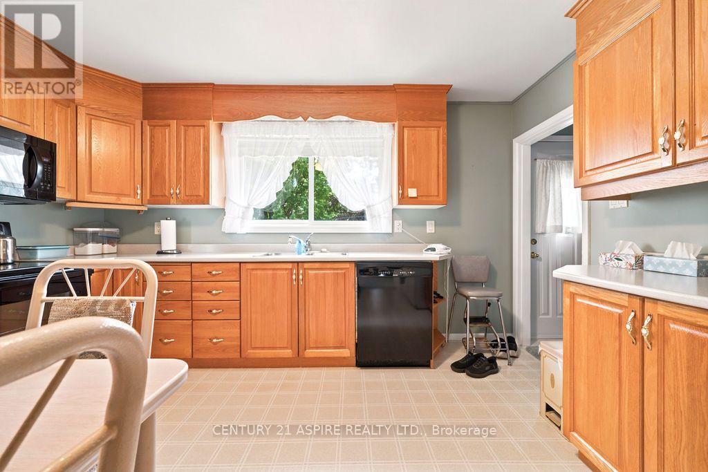 13 Herman Street, Petawawa, ON