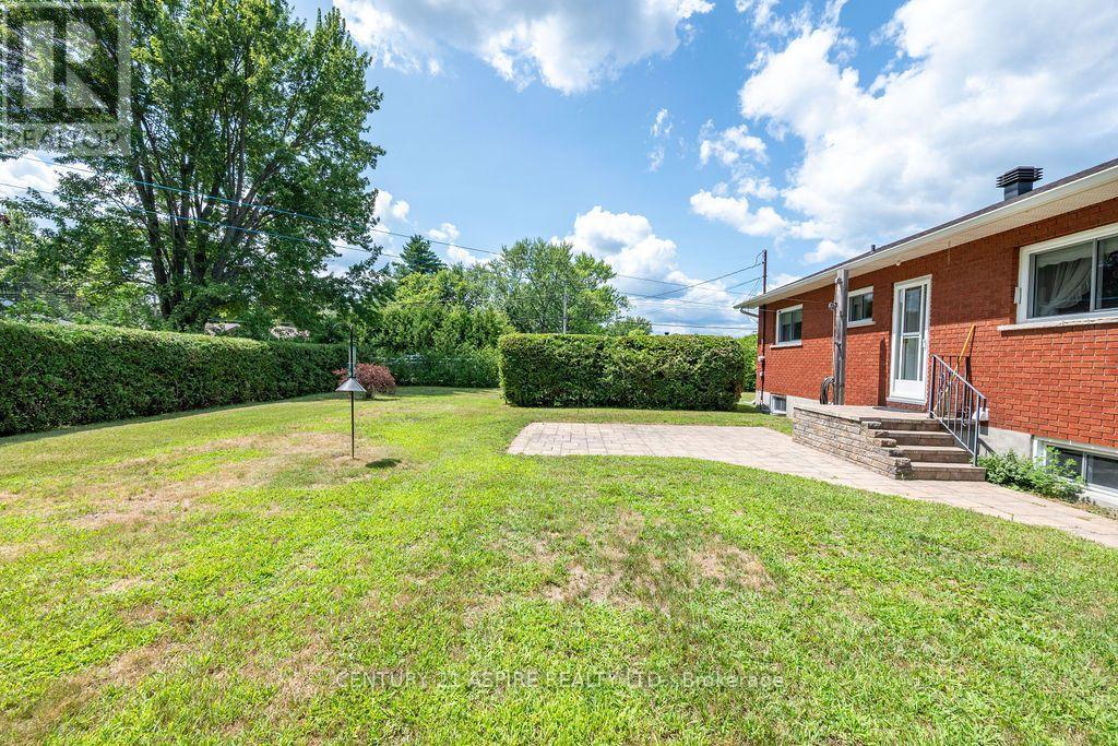 13 Herman Street, Petawawa, ON