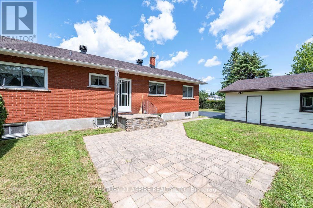 13 Herman Street, Petawawa, ON