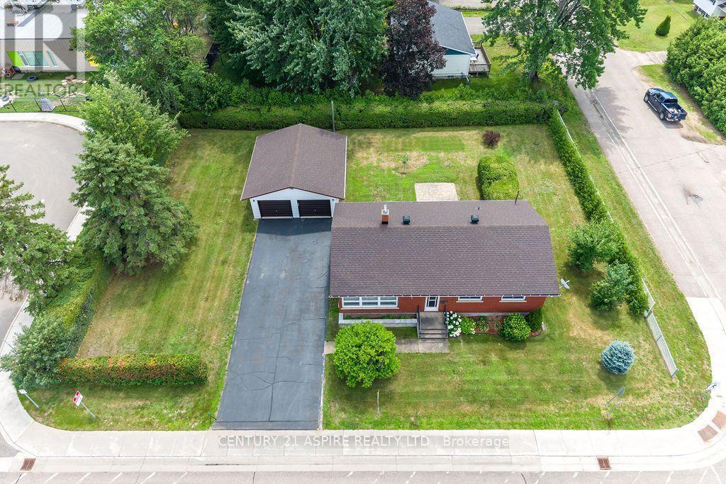 13 Herman Street, Petawawa, ON