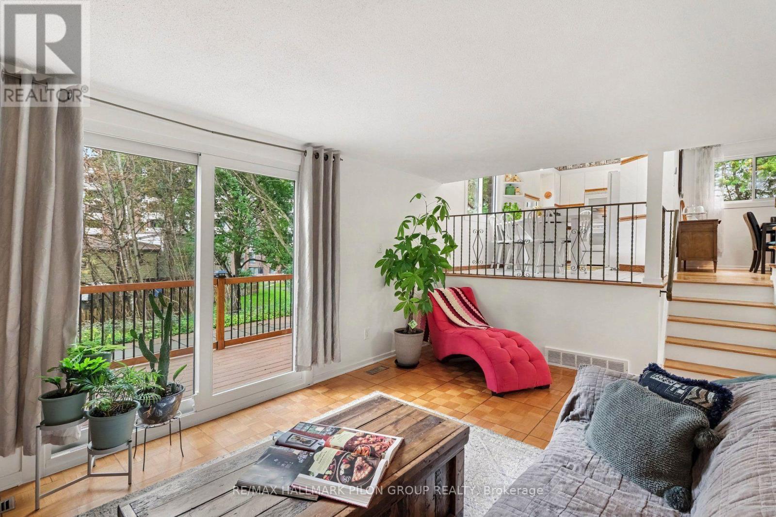 16 Eastpark Drive, Ottawa, ON