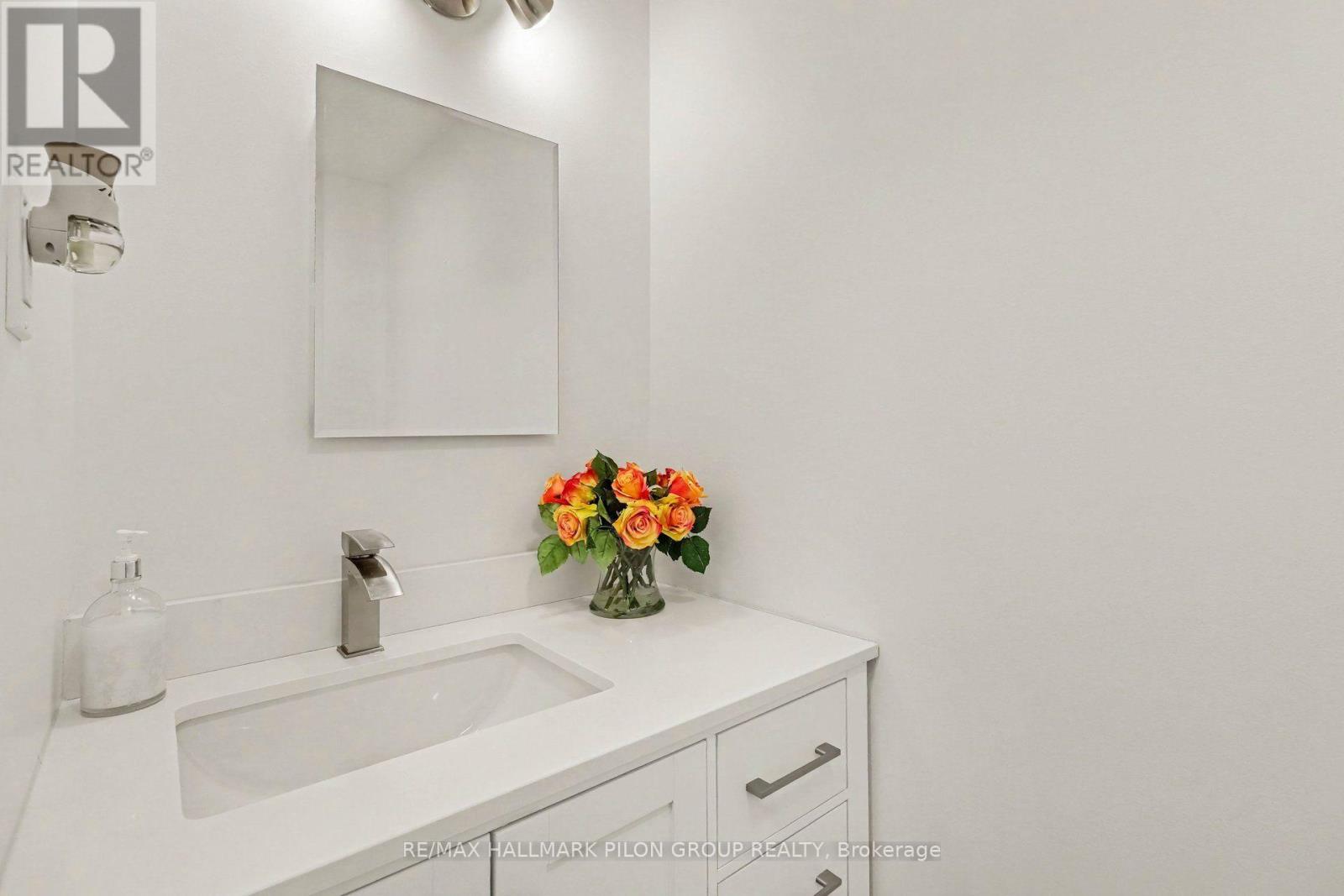 16 Eastpark Drive, Ottawa, ON
